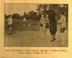 S. Smetonienė pradeda moterų rankinio varžybas